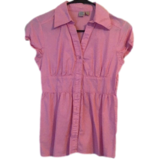 SO Tops - 𝅺so pink size Medium shirt